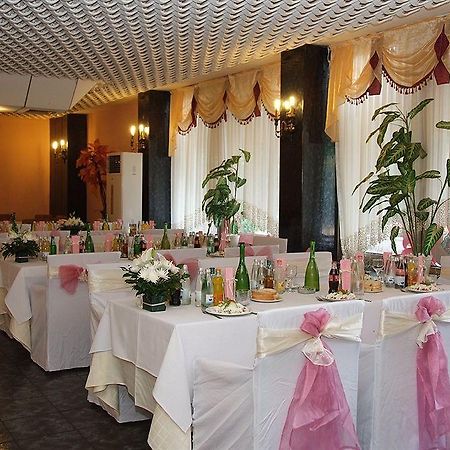 Elbrus Hotel Pazardzhik Buitenkant foto