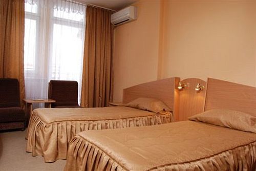 Elbrus Hotel Pazardzhik Buitenkant foto