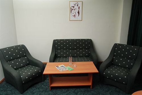 Elbrus Hotel Pazardzhik Buitenkant foto