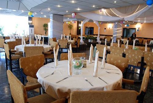 Elbrus Hotel Pazardzhik Buitenkant foto